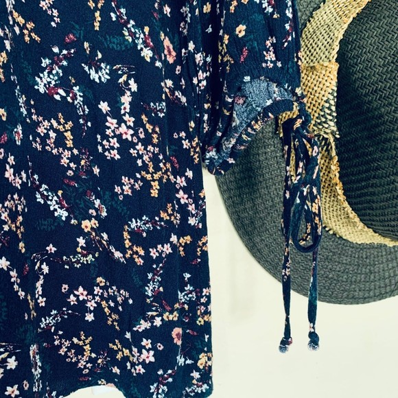 AE Long-Sleeve with Open Arm Slit Flowy Summertime Floral Mini Dress | Size: L - Picture 5 of 10